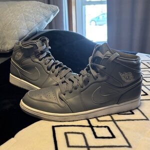 Nike Men's Charcoal High-Top air Jordan 1